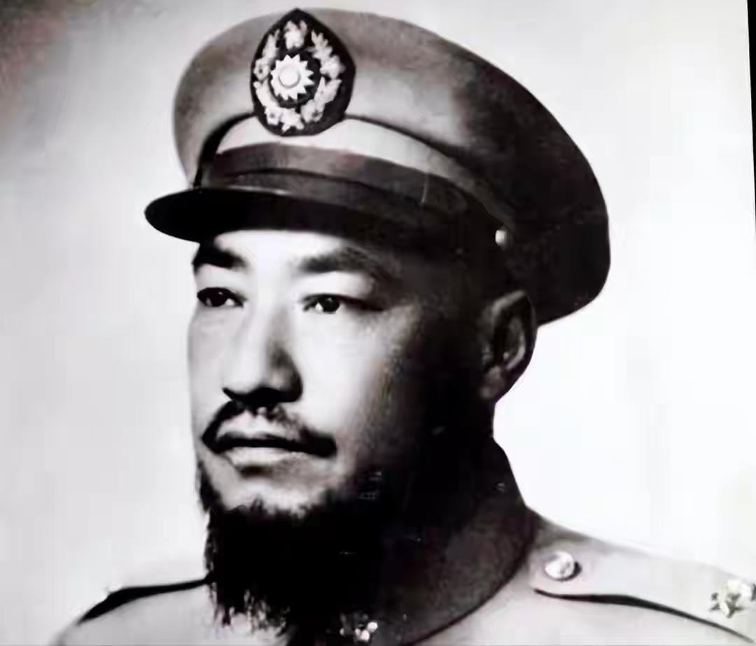 兰州城破后，2000马家军随即跳入黄河，彭德怀：14年血债结清了。

那场面，说