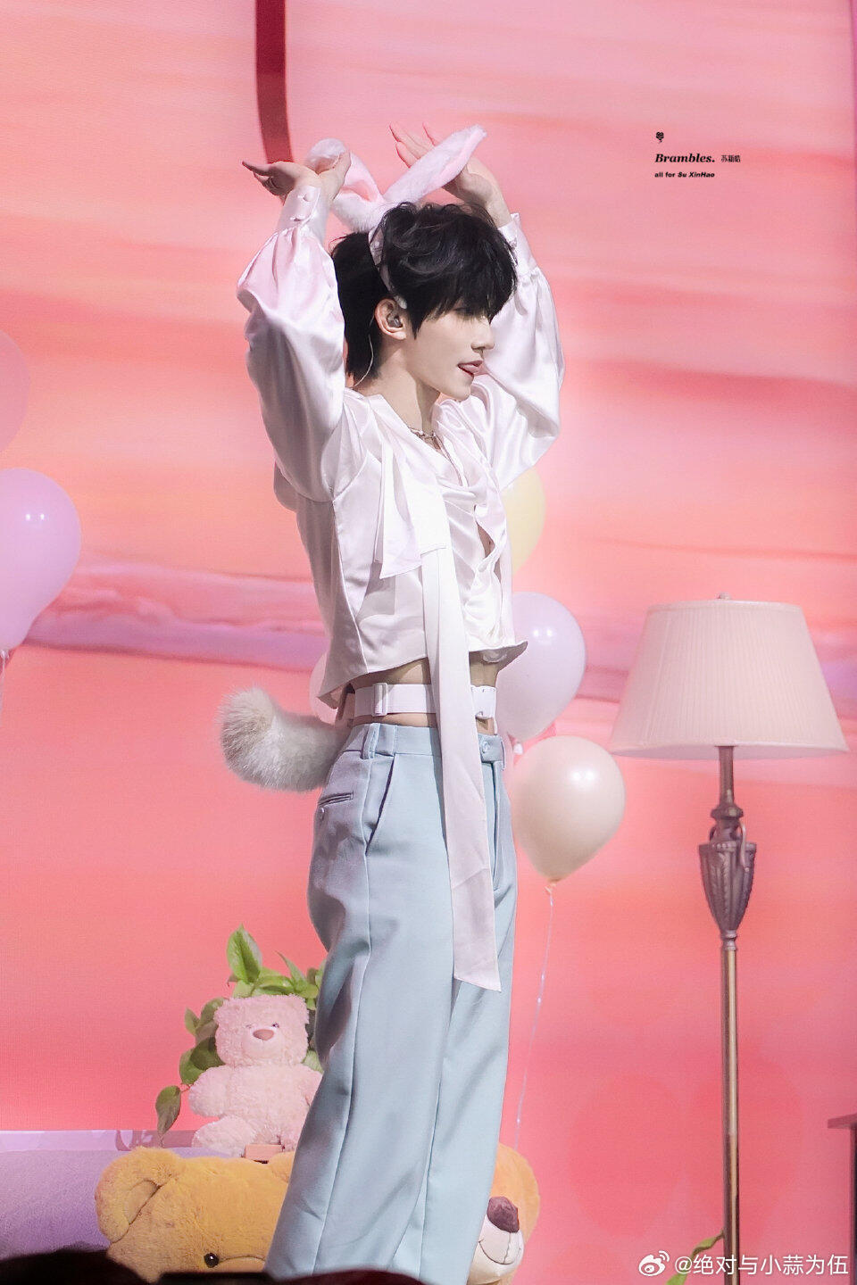 苏新皓实物战神来的 线下人气王者苏新皓，真人颜值直接封神，美萌与气场兼具，不愧是