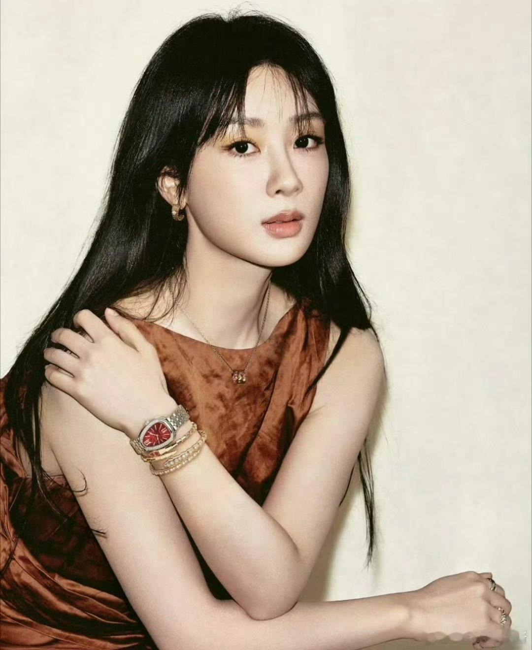 杨紫、赵露思宝格丽大片，谁赢了 