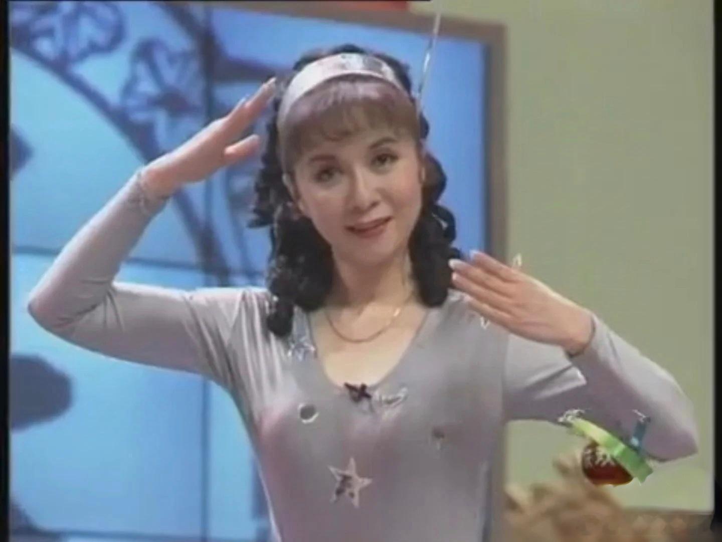 机器人全面入侵春晚只有一年的时间，从去年的丢手绢到今年的后空翻。真是不敢想再过几