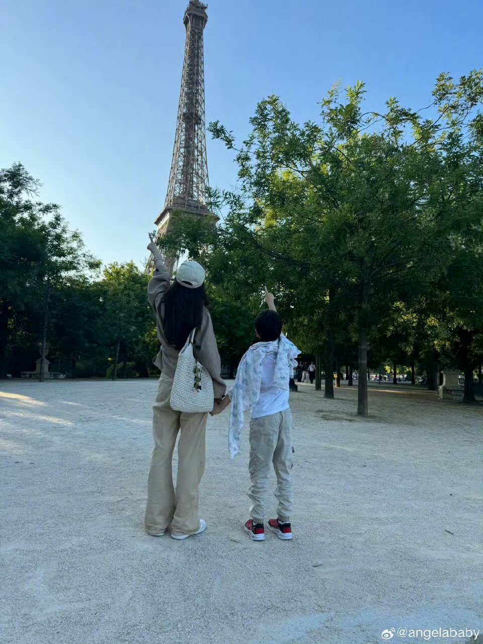 小海绵性格随妈妈小海绵10年后19岁小海绵性格随妈妈 