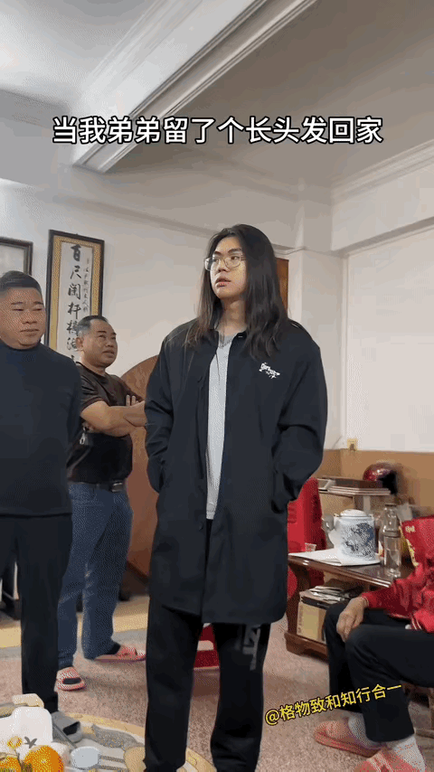 有这样的儿子，哭晕在厕所了吧！[赞][赞]