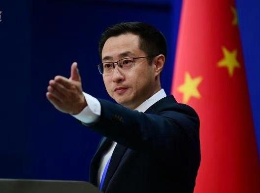 撞船！拖走！中方雷霆反制菲方黄岩岛挑衅，外交部警告：立即停止！

---

9月