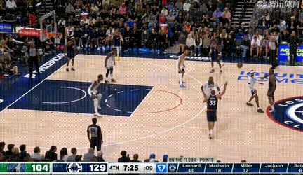 在里德和麦克丹尼尔斯两人的包夹下，伦纳德依然能打进，当代乔丹啊