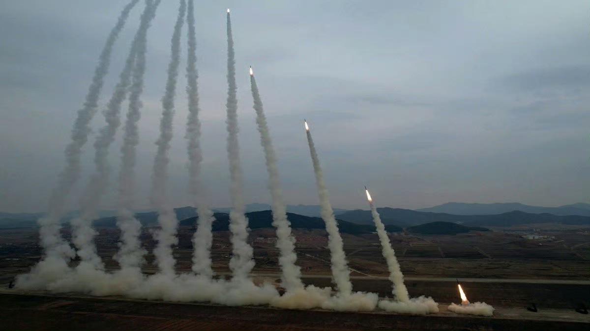 韩国的萨德导弹撤出，朝鲜发射弹道导弹！

3月14日，朝鲜向半岛东部海域发射了1