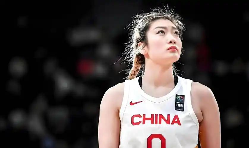 2026年女篮世界杯和亚运会这两项近期大赛，缺少李梦的中国女篮表现不佳！
女篮世