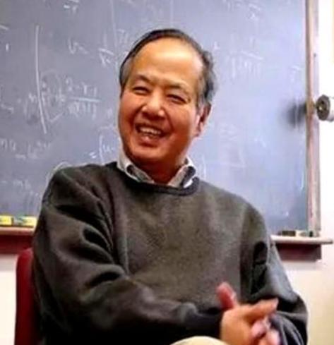 1946年夏，李政道被自己的老师费米突然问到：太阳中心的温度是多少？李政道不假思