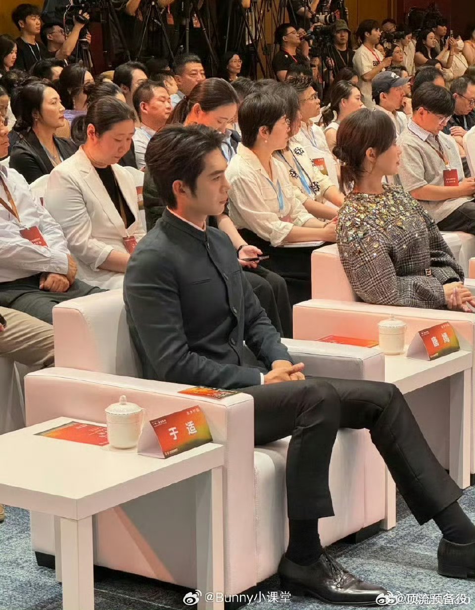 唐嫣、于适上海国际电影节推广大使内场生图两人状态真不错👍🏻 ​​​