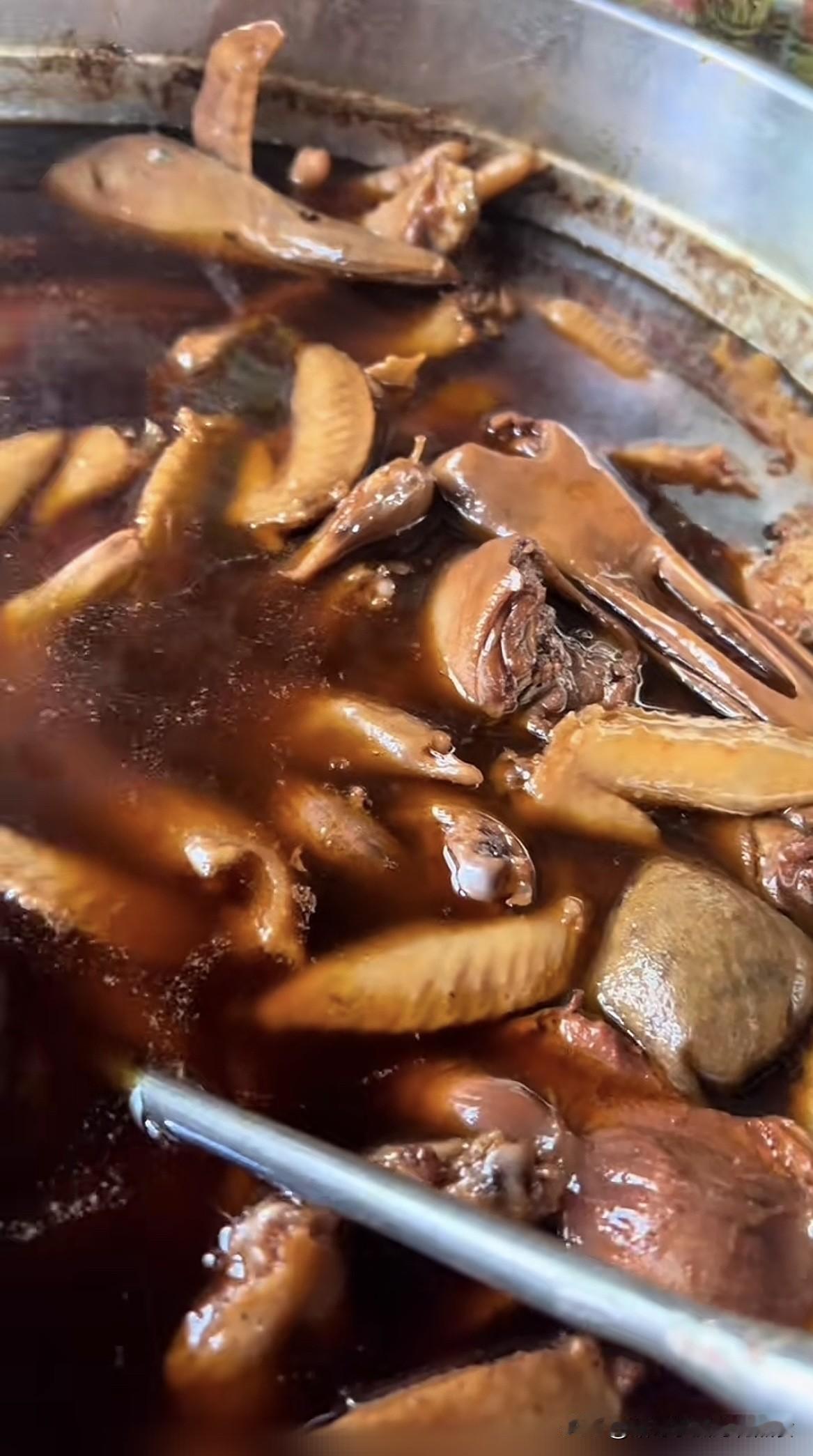 拯救“缩水”卤水：加水秘籍大揭秘
家人们，做卤味的时候有没有遇到过这样的糟心事：