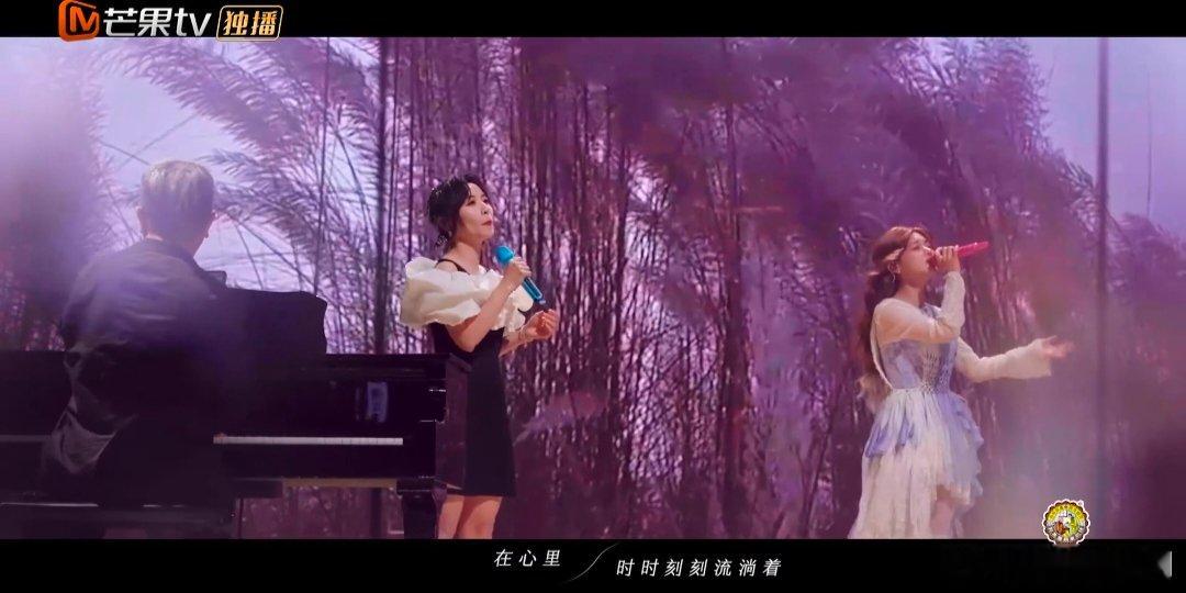 黄霄雲黄雅莉一点一滴想爸妈了声生不息 黄霄雲黄雅莉合唱《一点一滴》，歌声轻轻叩击