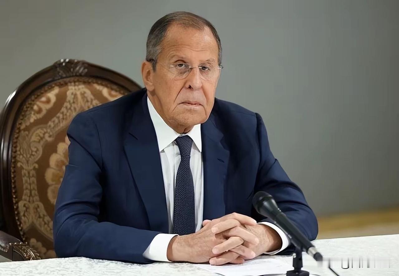 关于特朗普与普京计划中的布达佩斯会谈被取消，直接将其归咎于俄外长拉夫罗夫一人，可