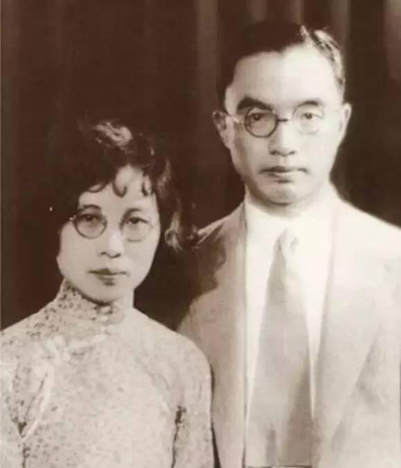1916年，朱自清和武钟谦结婚了，他们一起走过了13年，共生育了6个孩子。在夫人