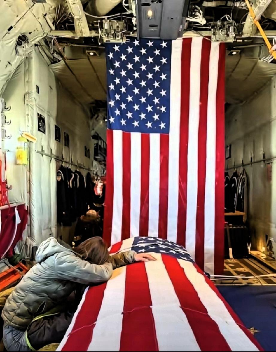 美国飞行员被俘虏了

目前对于特朗普政府来说，压力非常大，因为不仅最先进的F-3