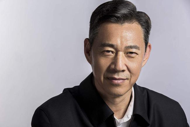 2014年，张丰毅的儿子张博宇结婚，但张丰毅却没有参加。主持人问他:“你为什么不