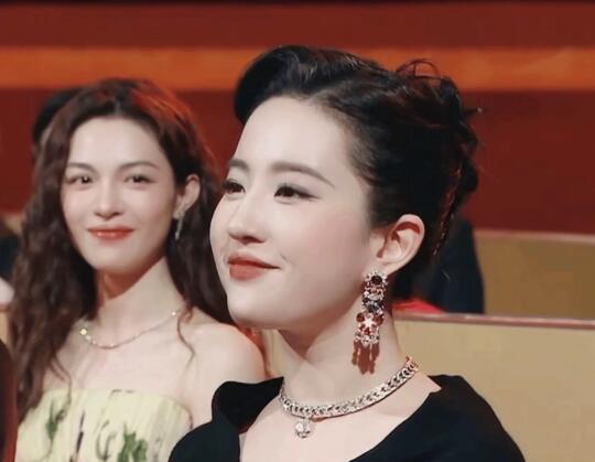 喜欢女演员之间的惺惺相惜