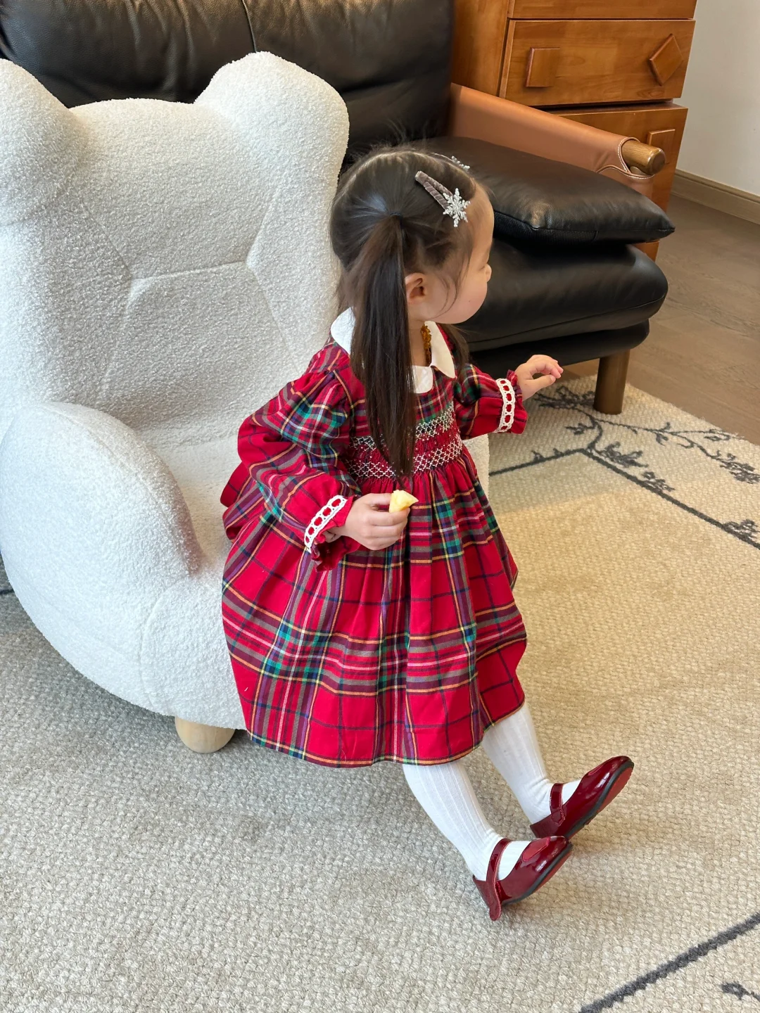 生个女儿就要使劲打扮|今天是圣诞红打揽裙