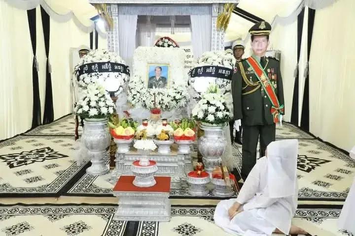 柬埔寨副首相洪玛尼出席里昂少将葬礼并亲自为里昂授勋。里昂作为第七师长，是这次冲突