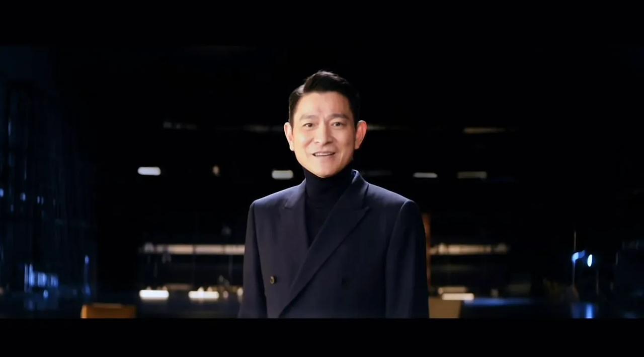 从代言人这件事，就能看出国产手机品牌的心思了。你看华为，特意请了刘德华这位演艺界