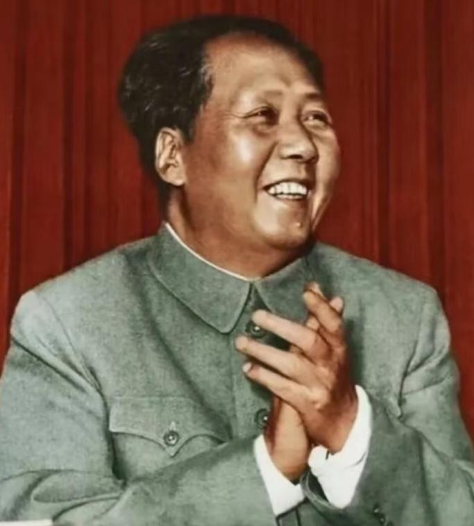 双标行径太离谱！对外谦卑讨好，对开国伟人毫无敬重之心。
 
如今社会上出现一种很