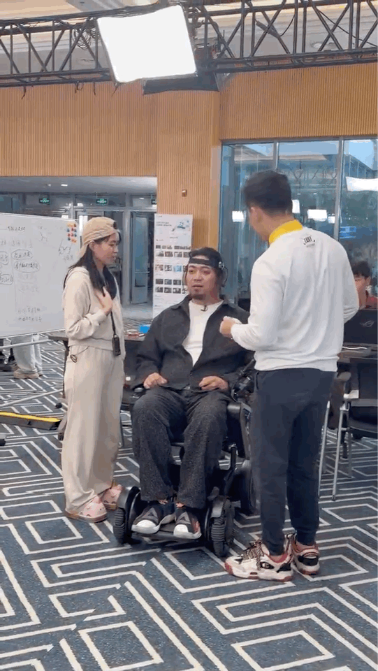 胡彦斌手工耿锐评AI 这个嘉宾阵容也太有意思了，特别期待手工耿的视角，见过无数奇
