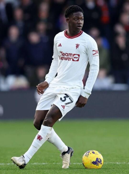 梅努希望周薪18万镑续约，曼联标价8000万镑