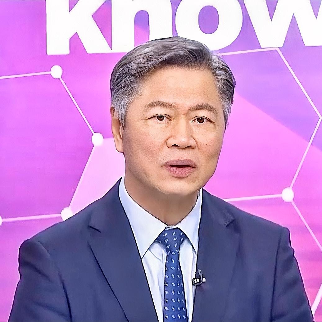 台湾这出大戏，又上演了“职场劝退”的新剧情。

主角，赖岳谦教授，一位教书育人的