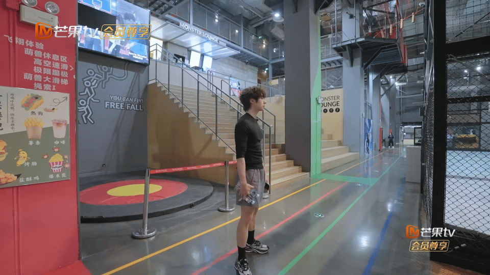 颜安你是来给余承恩上私教课的吗颜安这金牌教练气质焊身上了，身材气场双在线，余承恩