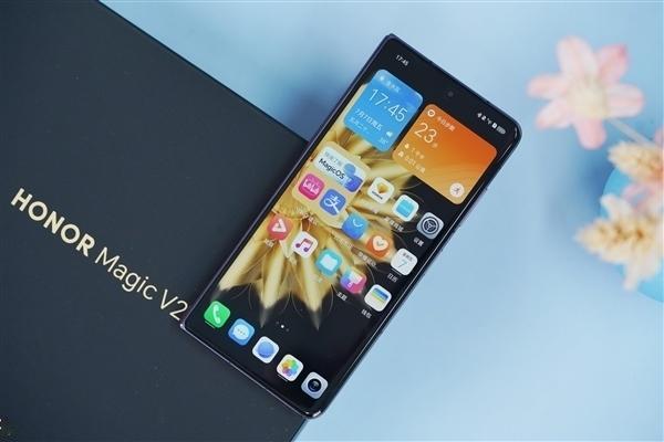 【荣耀Magic V3入网】据3C认证官网显示，荣耀一款支持卫星通信的新机入网，
