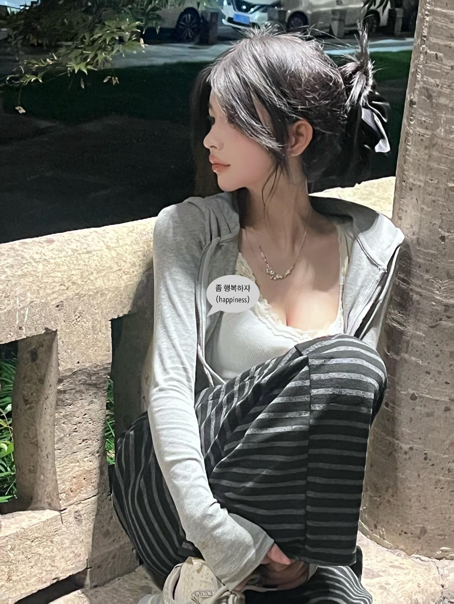 “当太阳升起时，我们都要比昨天更幸福。”