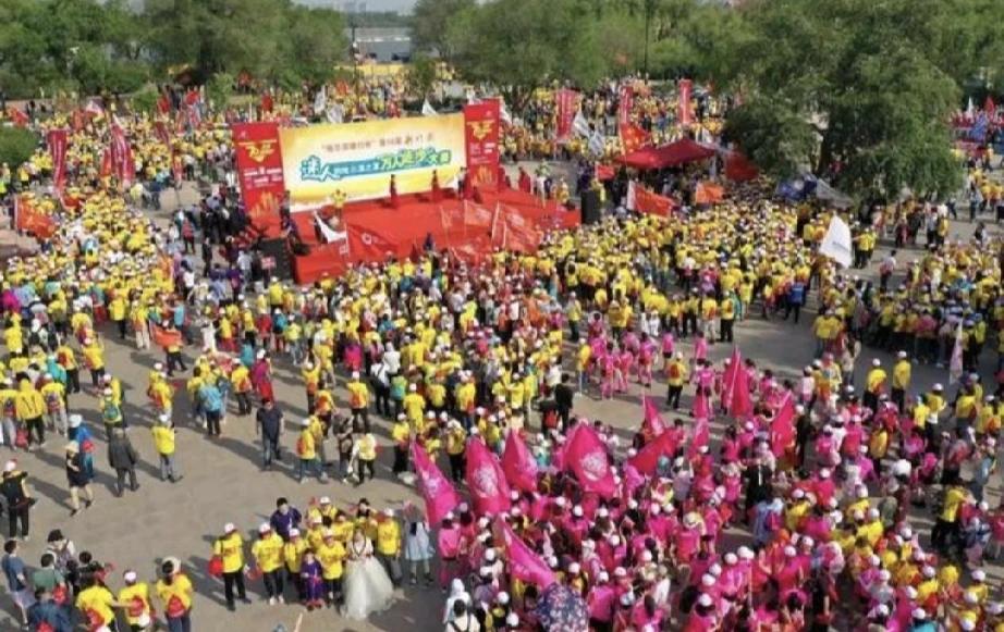 哈尔滨万人徒步大赛有报名的么？要不要约起来啊！

线路一是亲子路线，3公里路程
