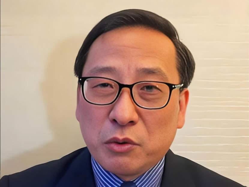 高志凯说我们太老实了，总是在我们自己的岛上跟别人谈“这岛归谁？”。

他这话说到
