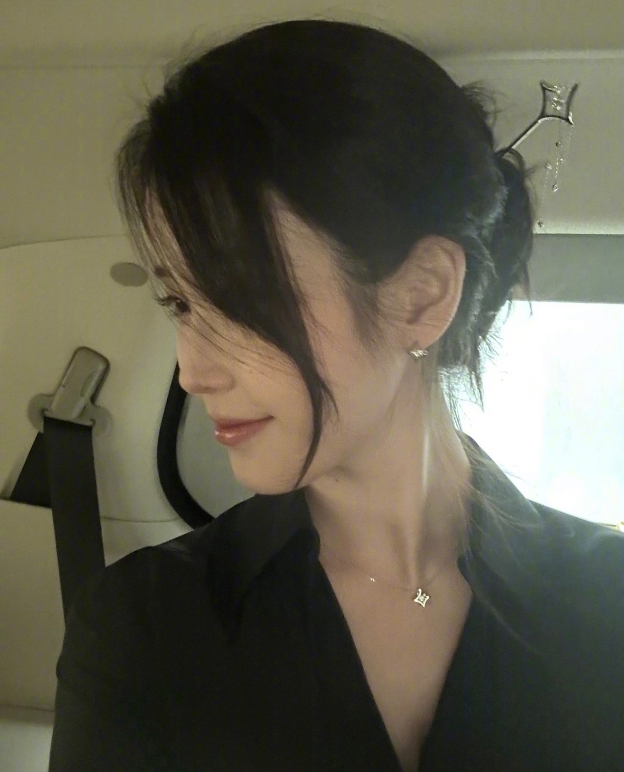 iu回答不再依赖姐姐算长大吗IU真的是永远的姐姐在她眼里粉丝一直都是宝宝！温柔感