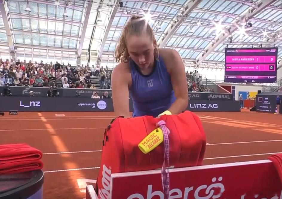 小米辣：“魔术师”阿尔卡拉斯！这一周两人都分别闯入了决赛！将会在本周收官战争夺最