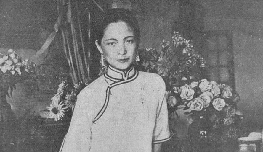 1931年，21岁的上海头牌唐瑛爱上了37岁的有妇之夫宋子文，父母坚决反对。唐瑛