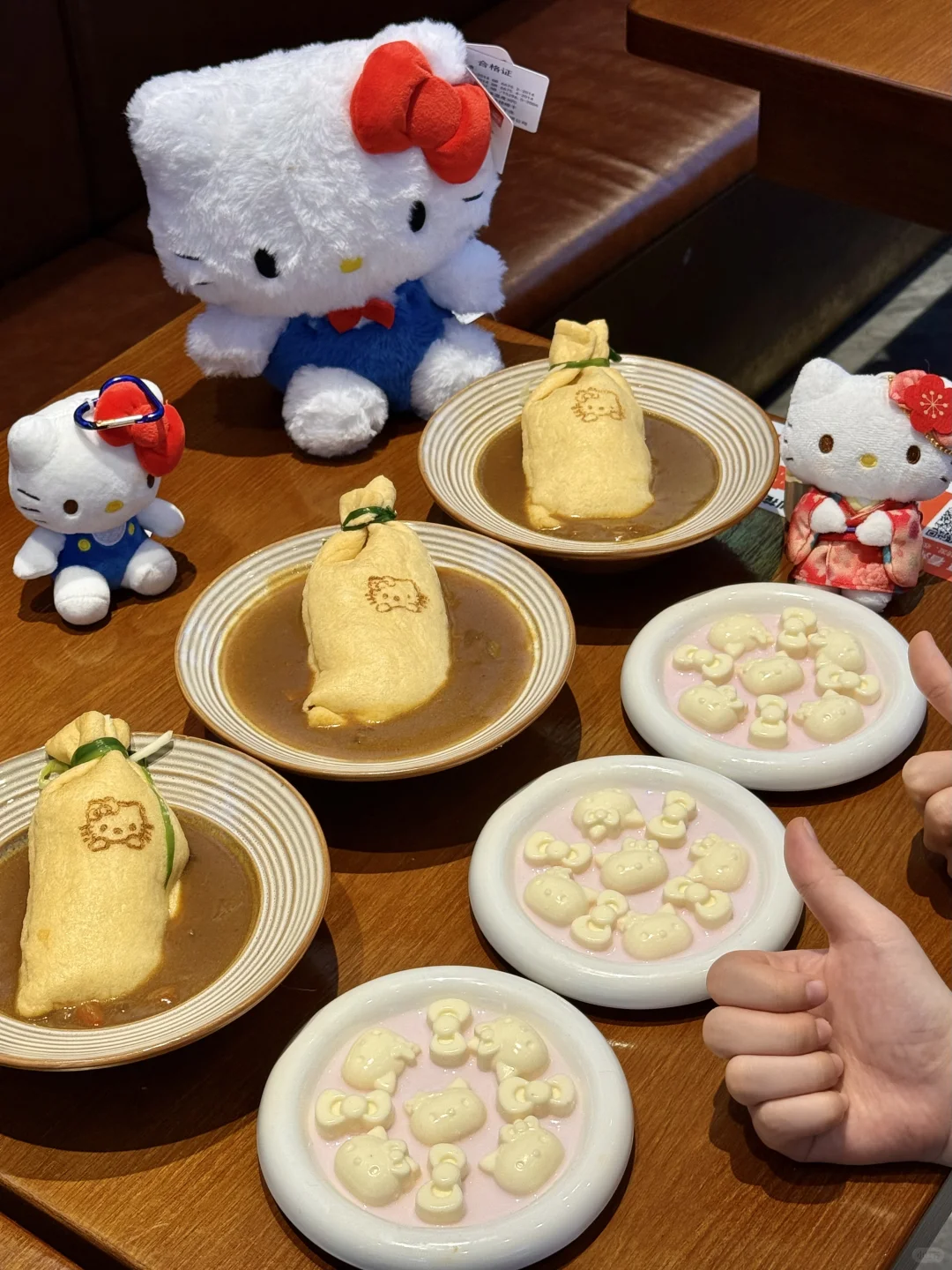 上海限定…hellokitty奶冻乌冬面！！好阔爱🎀！