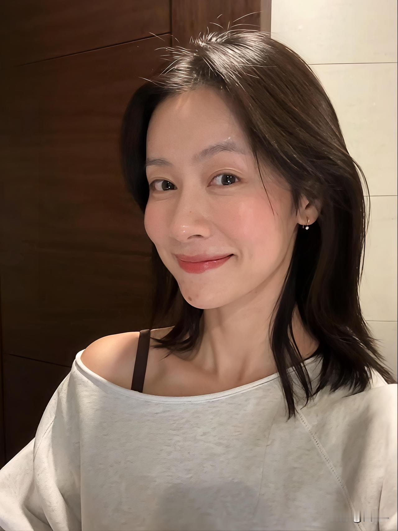 男人现实一点，真的不丢人！
 
所有男人都要记住：无论你今年二十岁、三十岁，还是