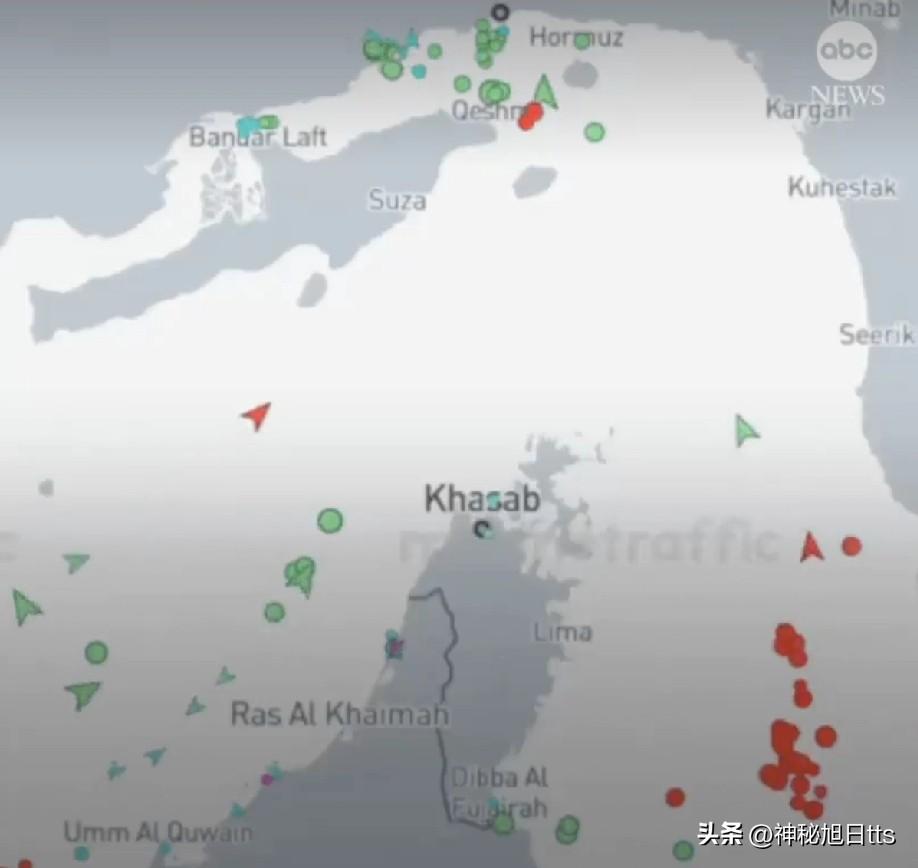霍尔木兹海峡现在算是又开始通了。

​开战以来已经有多艘船采取了德黑兰批准的航线