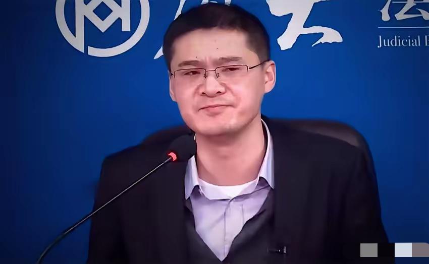 是时候祭出我们的“王牌”：易中天大师、罗翔大律师，去北美言传身教，文明社会如何实