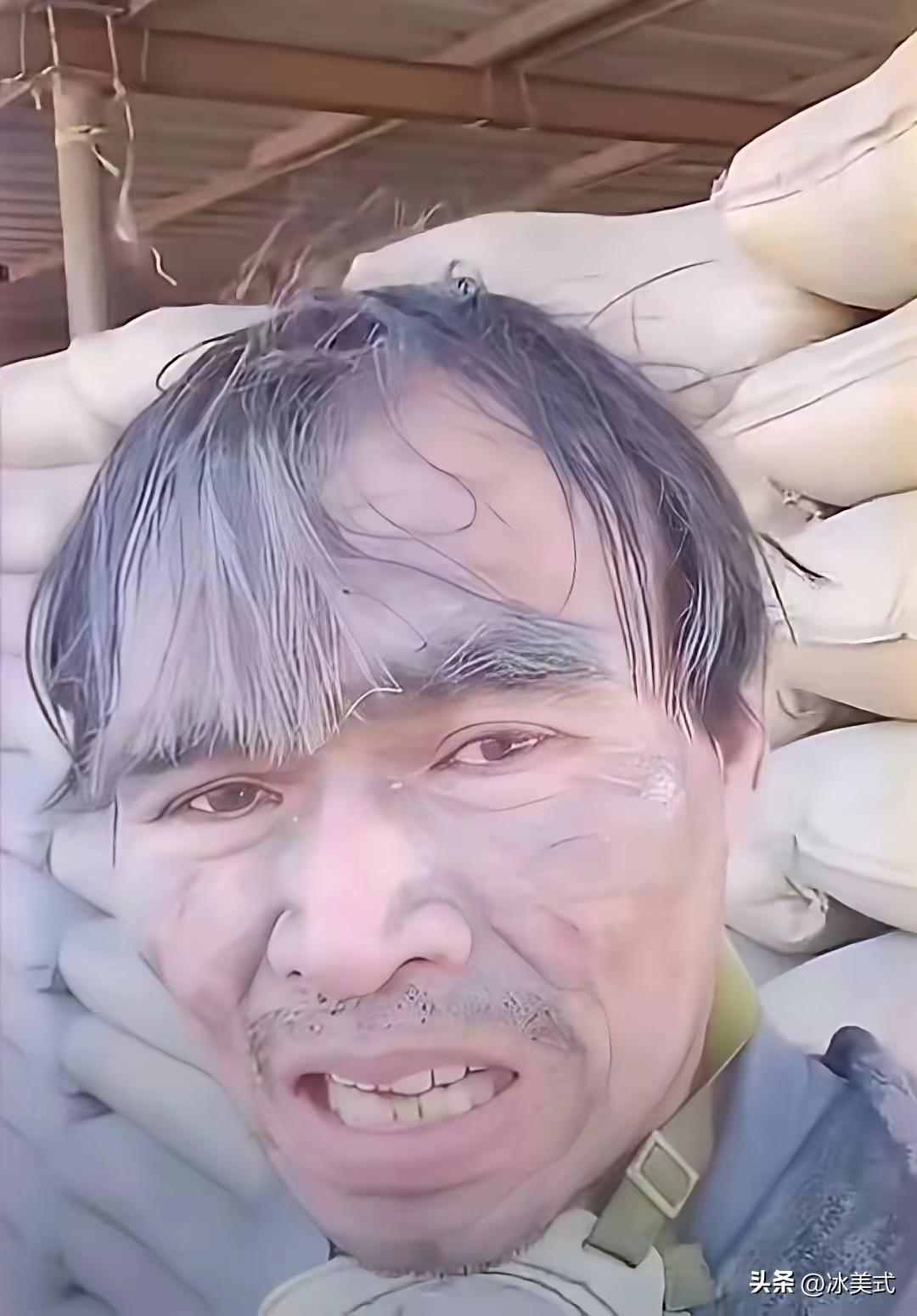 一女子找人背水泥，对方要价一袋6元，她还价到5元。谁知，等到了装修现场，女子潸然