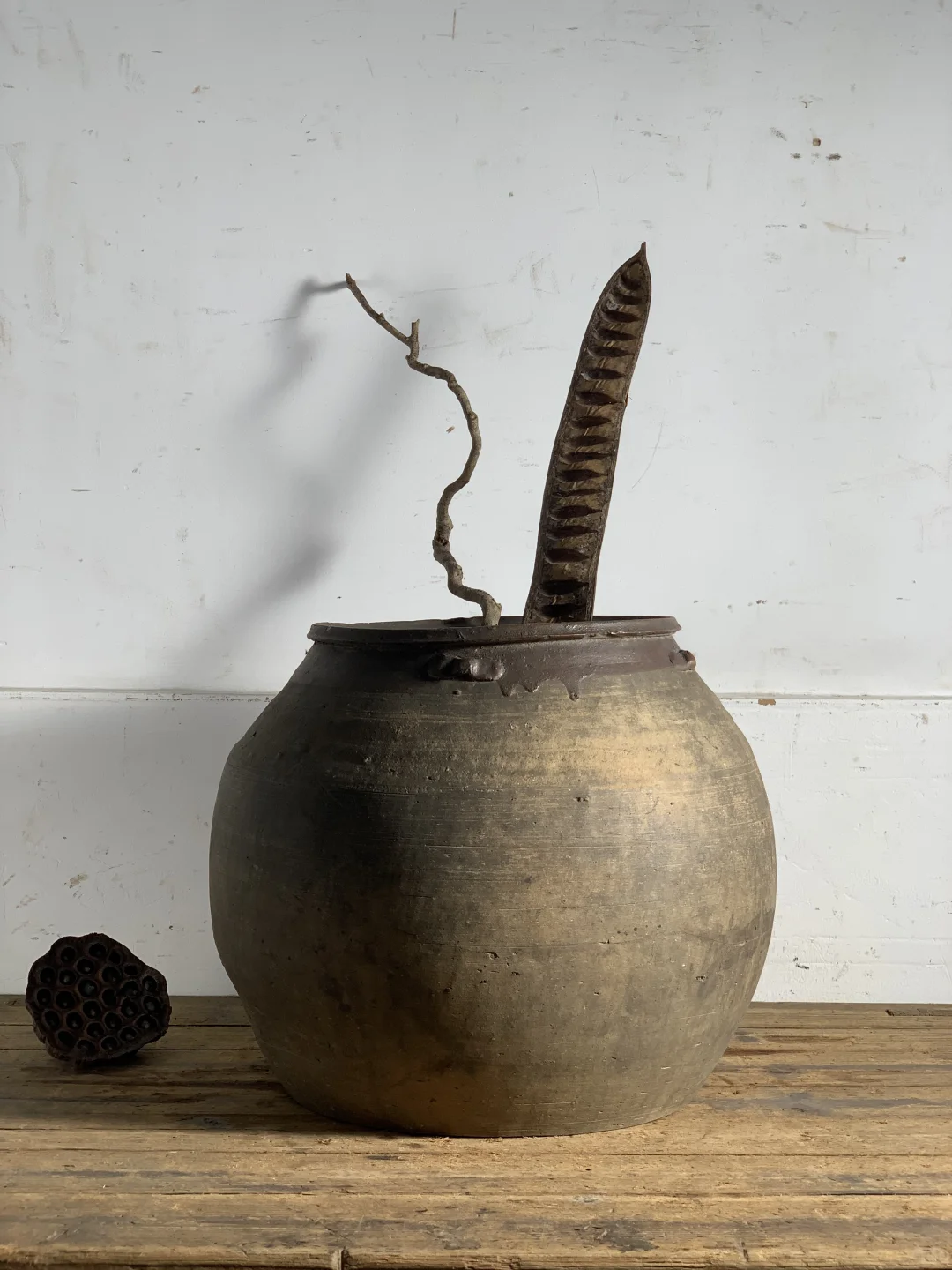 备前烧奶滴罐；花艺插花；民宿、茶室侘寂摆件