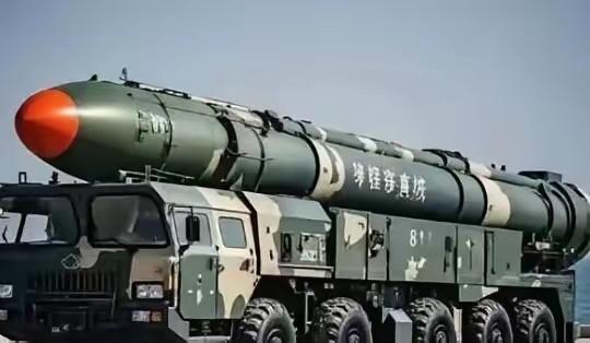 美军退役将领和智库圈最近流传一个说法——真要在台海跟解放军碰一硬钉子，驻日、驻韩
