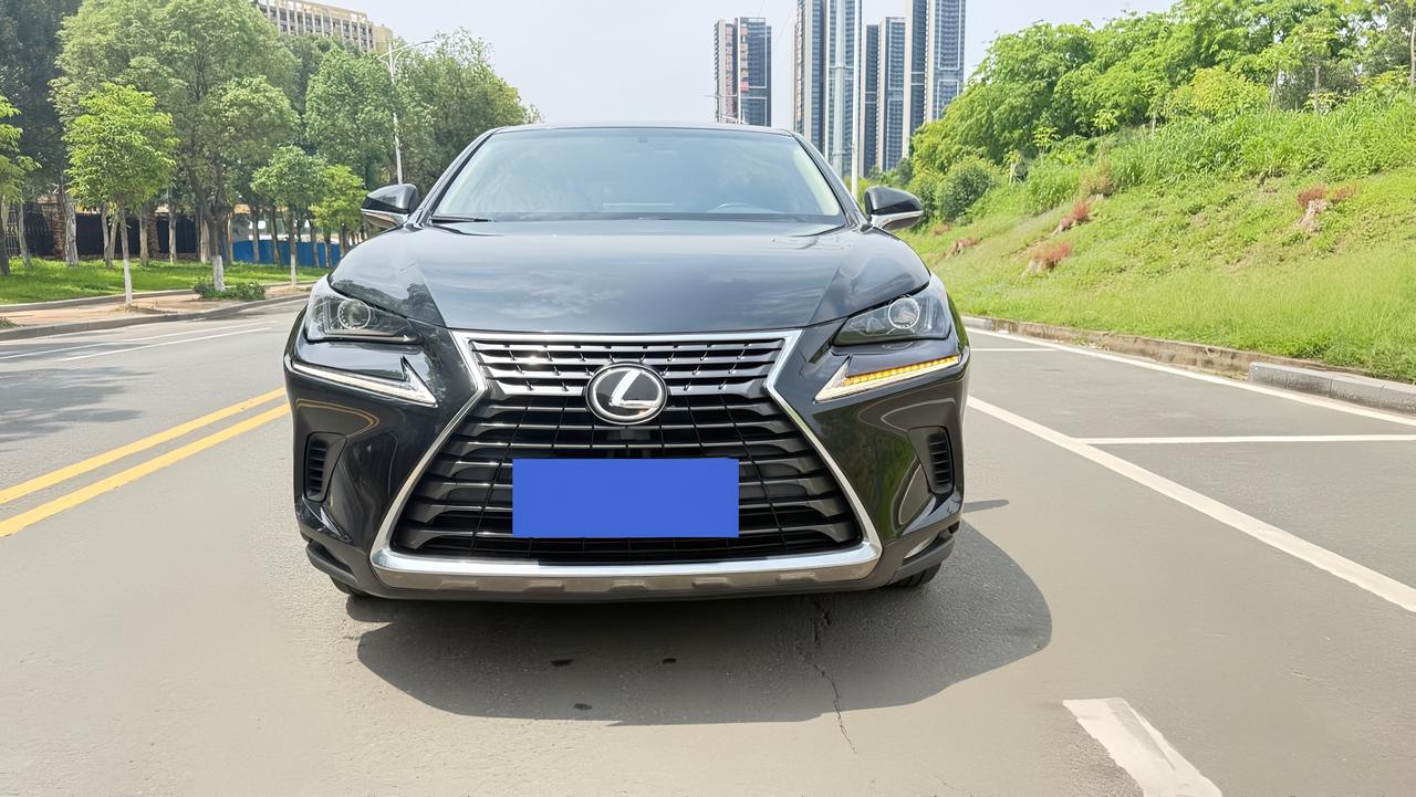 雷克萨斯NX车主可以试一下这个小设置，语音唤醒词其实能自己改。🚗
有些车友平时