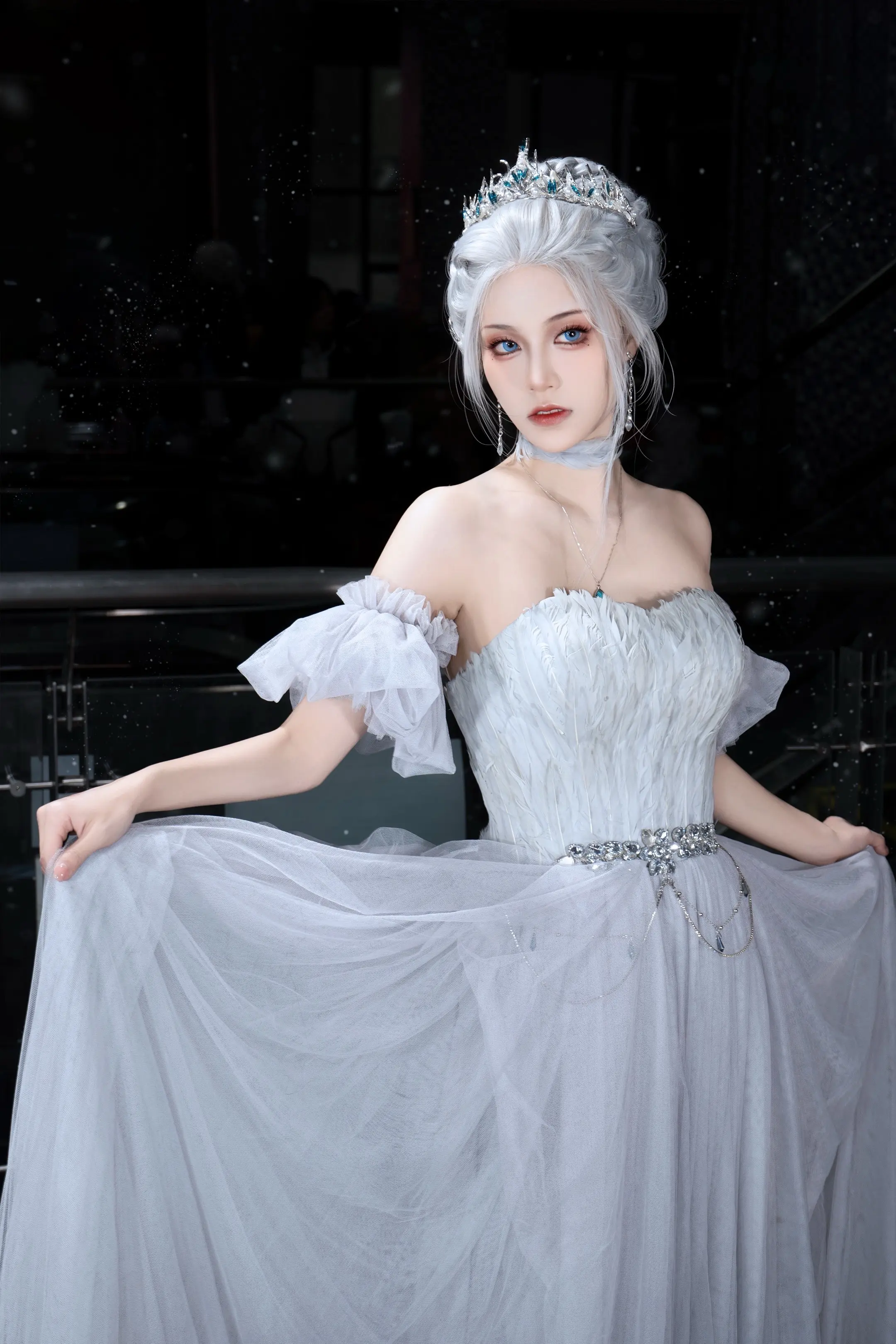 我是冰块里出生的，怎么可能感觉得到冷呢？