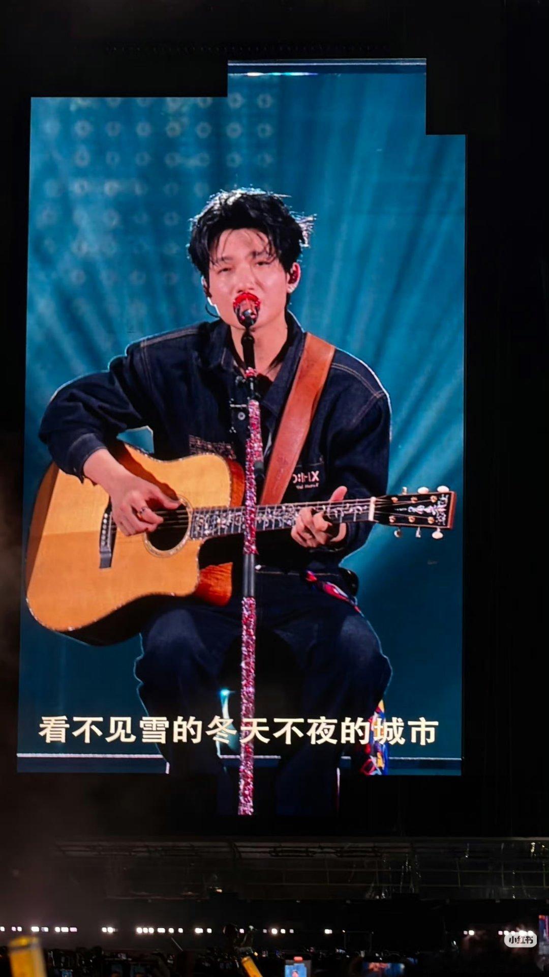 陈楚生来看陈楚生演唱会 台上演绎万般温柔台下静静回味，阿嬷的情书传递细腻情思，熟