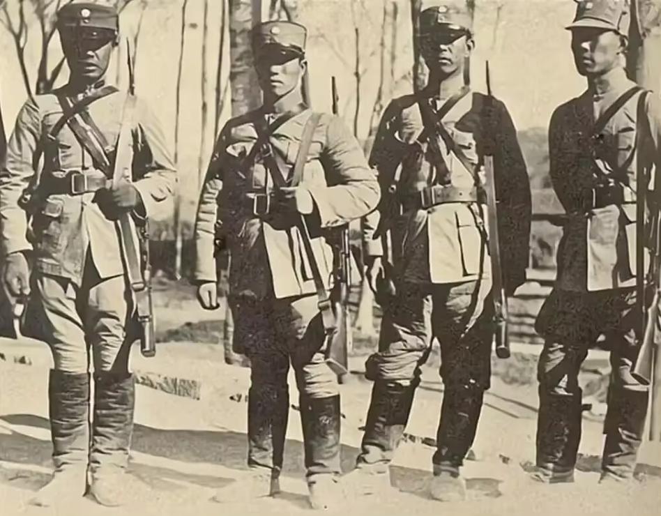 1925年，穆春在郭军反奉时，捕获郭松龄夫妇，本应向黑龙江督军吴俊升报告，但为了