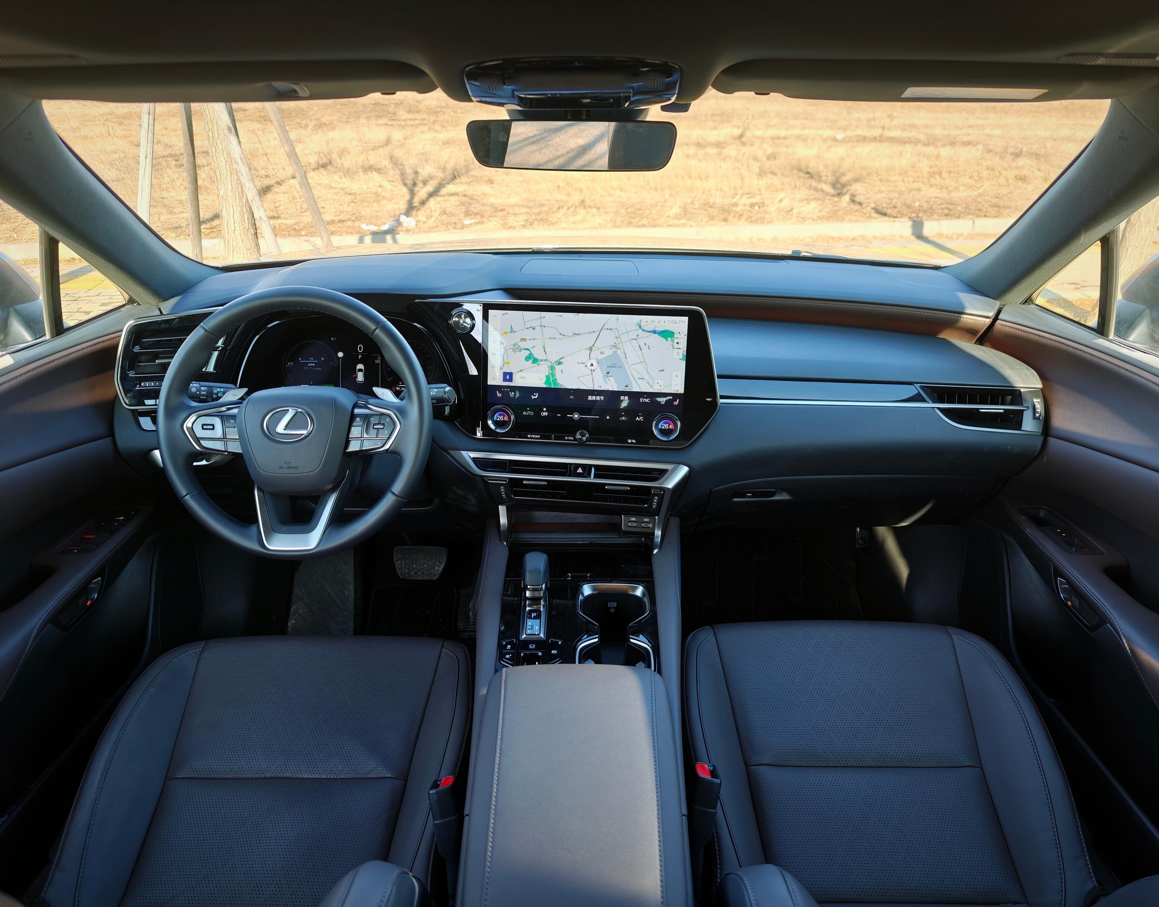 以一台40多万SUV的标准衡量，雷克萨斯RX这个车厢如何评价这车去年卖了三万多辆