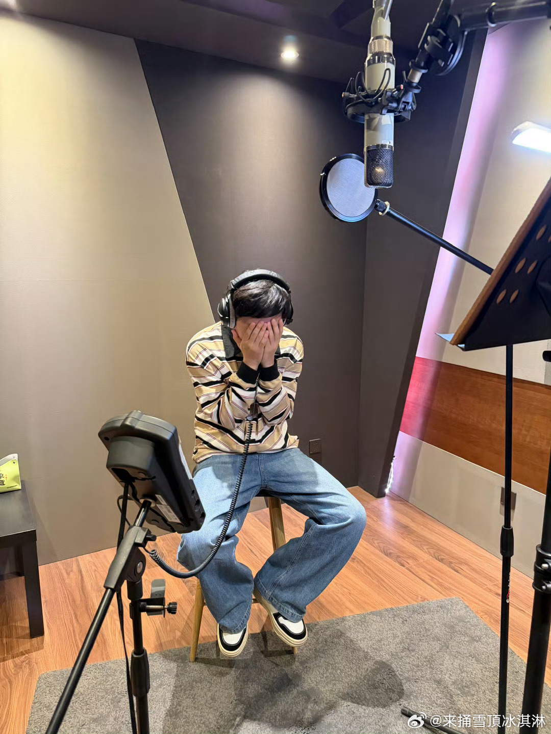 蒋敦豪带十个勤天妈妈团游腾冲 腾冲旅行太舒服～蒋敦豪陪妈妈散步骑摩托，温柔满分 