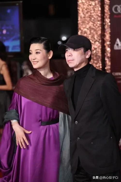 冯小刚曾说，拍什么都有票房，拍娱乐的有票房，拍不是娱乐的，严肃的电影，照样有票房