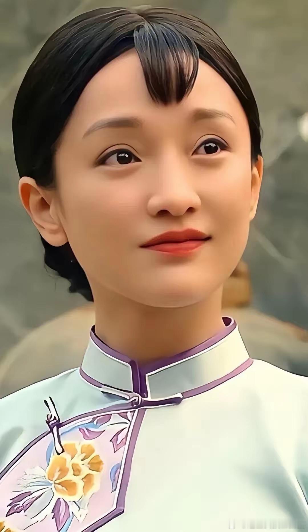 拍《红高粱》时，郑晓龙想邀请身材高大的张雨绮出演女主九儿，但一个人的出现，瞬间让