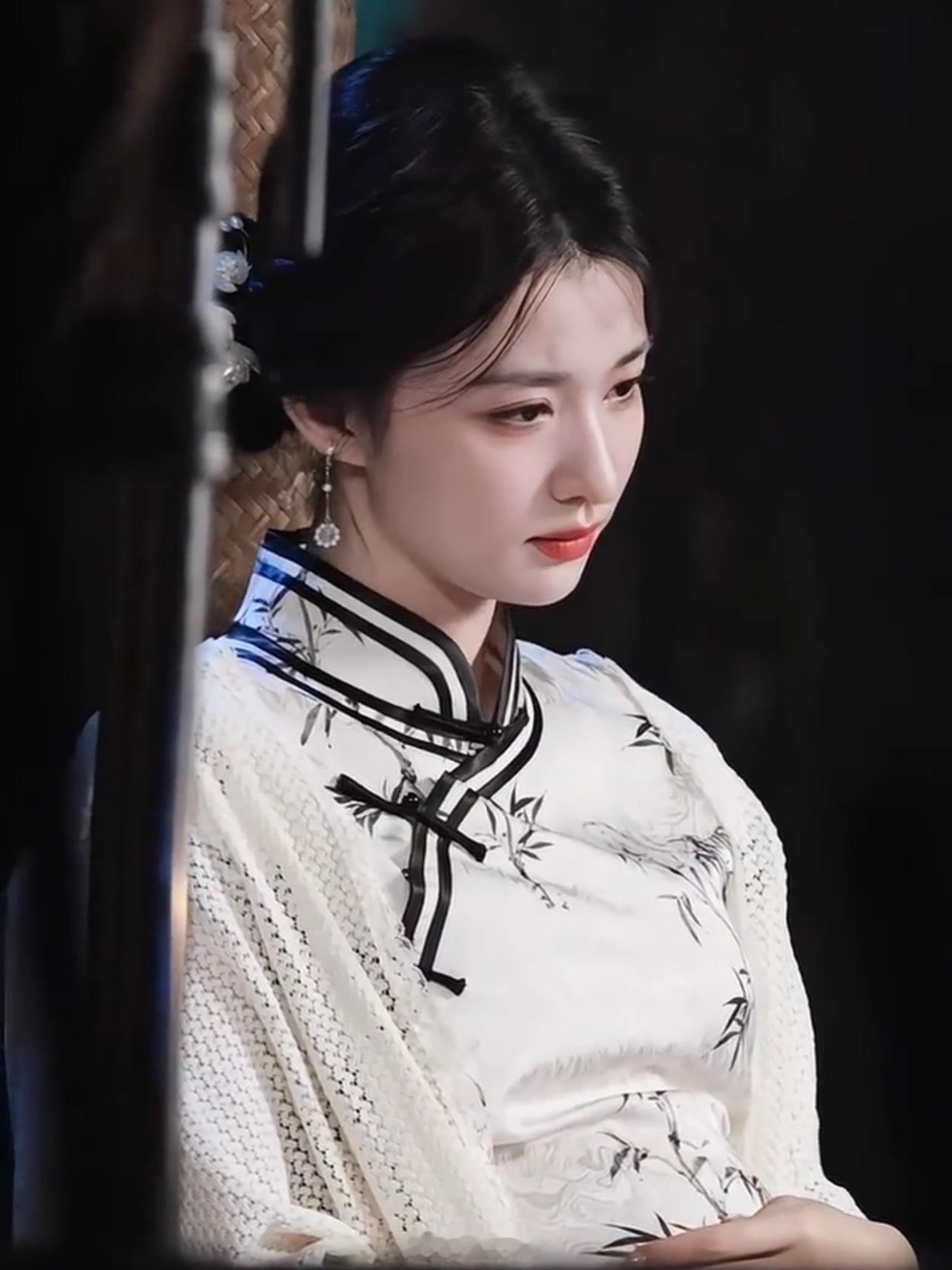 王楚然这一秒过火孕妇造型路透王楚然这下是妈妈级别实锤了，王楚然在电视剧《这一秒过
